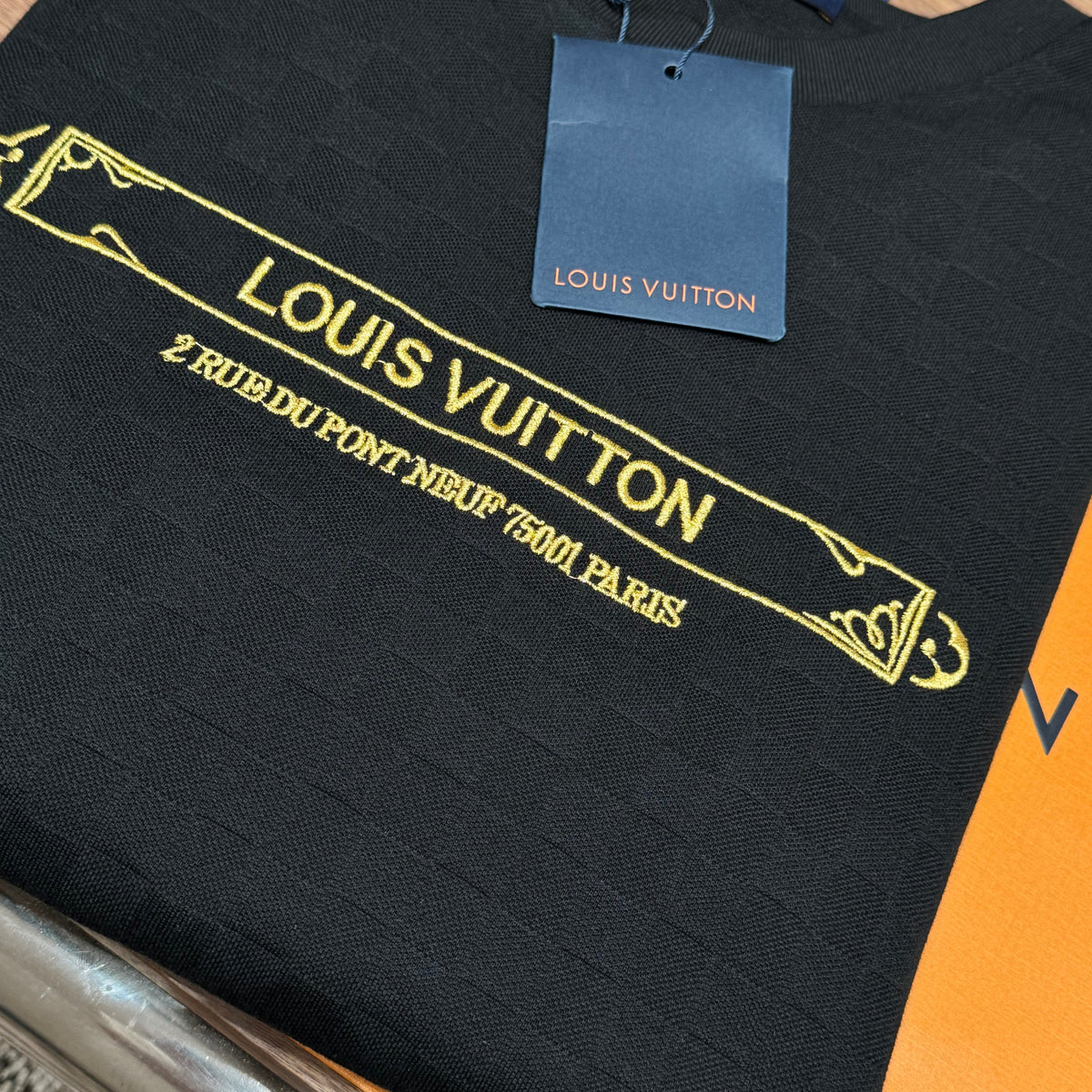 LOU T-SHIRT