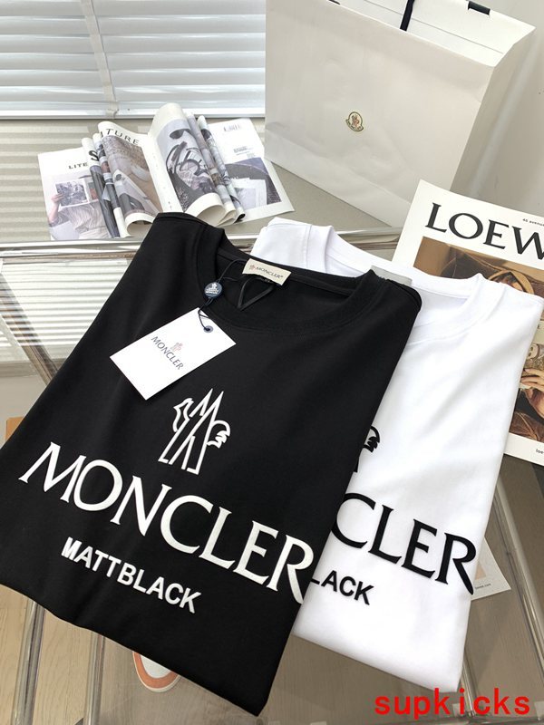 Moncler Luxury Cloth