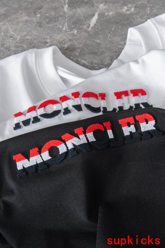 Moncler Luxury Cloth