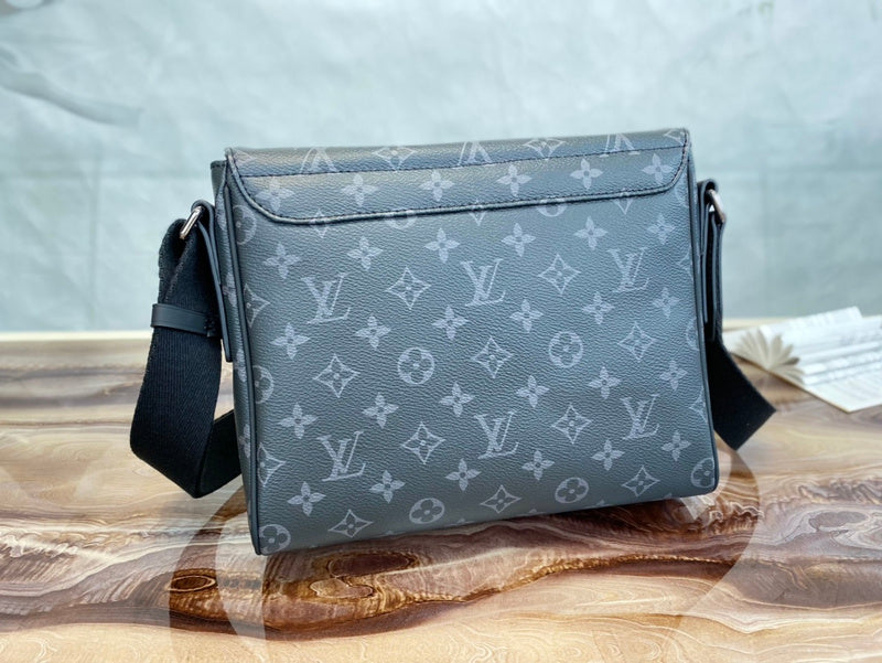 I W Fashion Lu-Vi bags - 17440