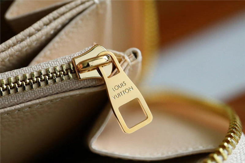 I W Fashion Lu-Vi bags - 8946