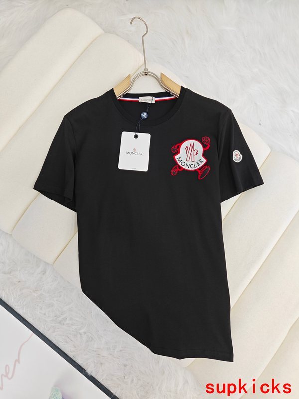 Moncler Luxury Cloth
