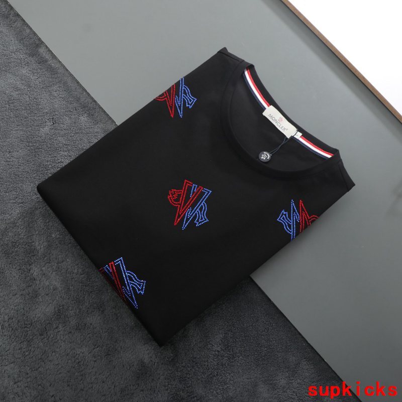 Moncler Luxury Cloth