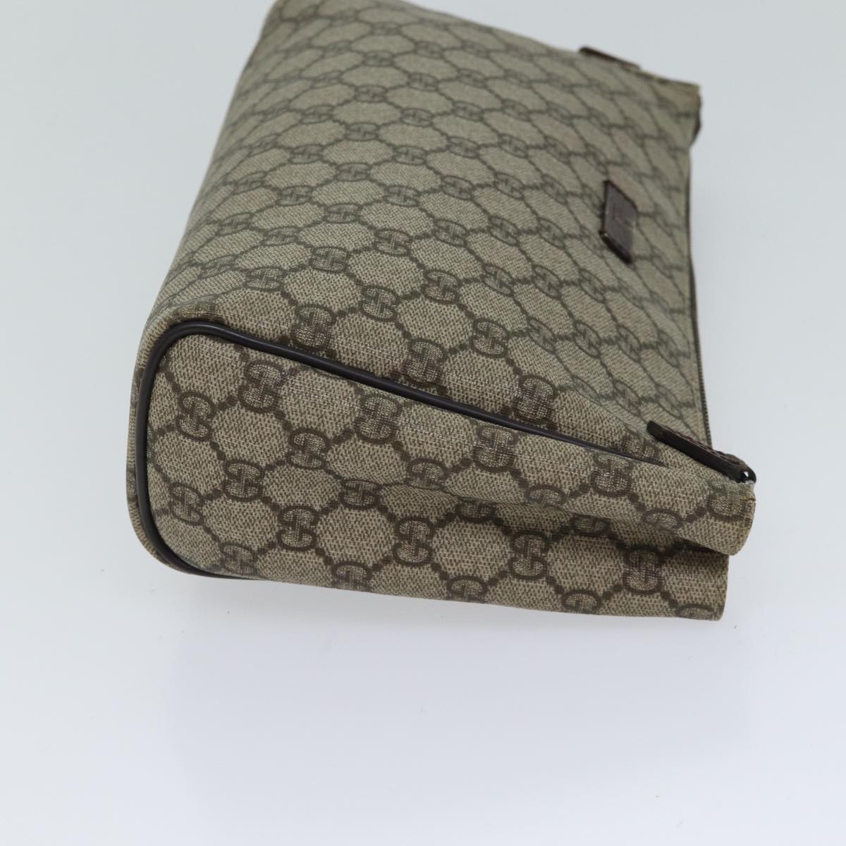GUCCI GG Supreme Clutch Bag