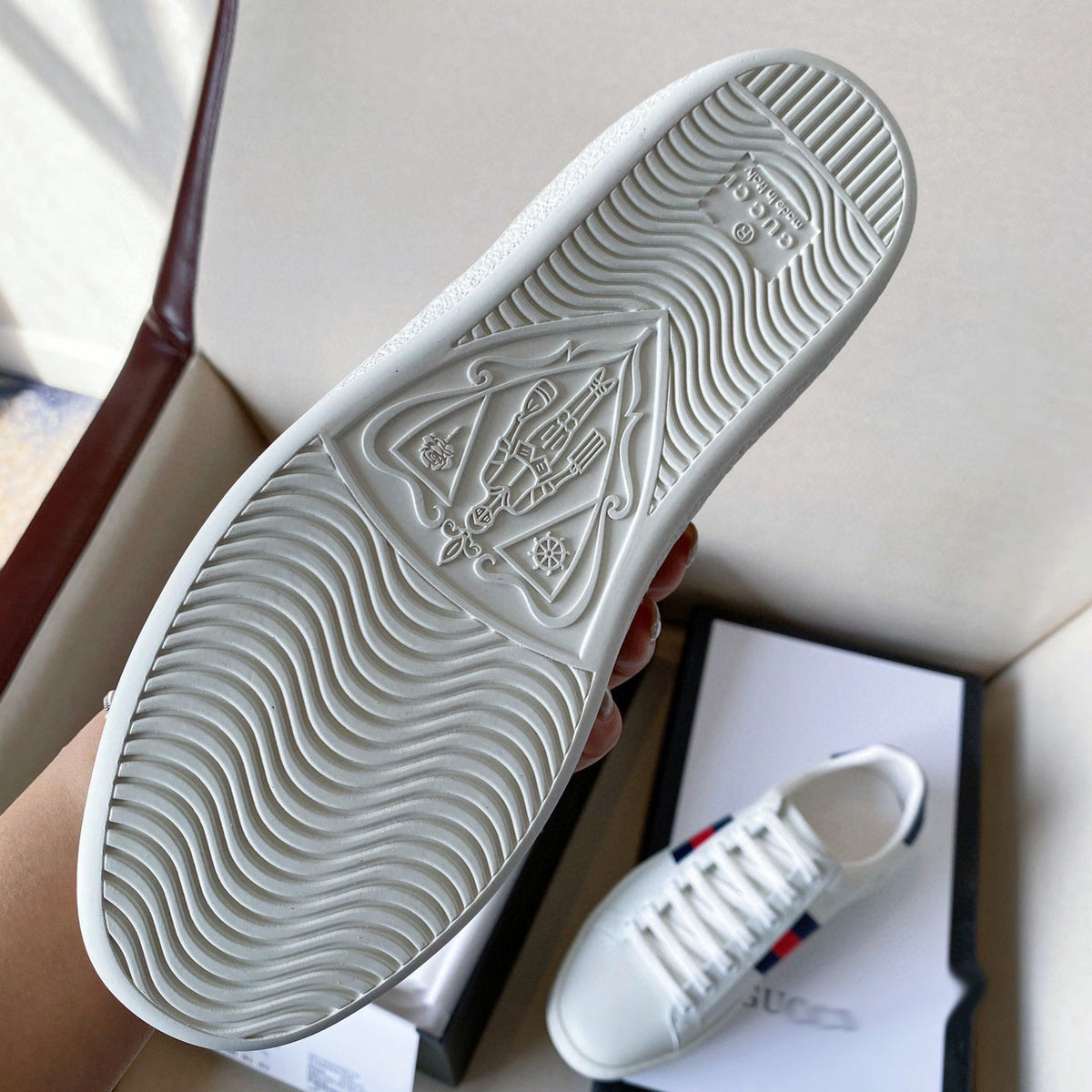 SE344  Men's Size 6-11  Women's Size 4-10