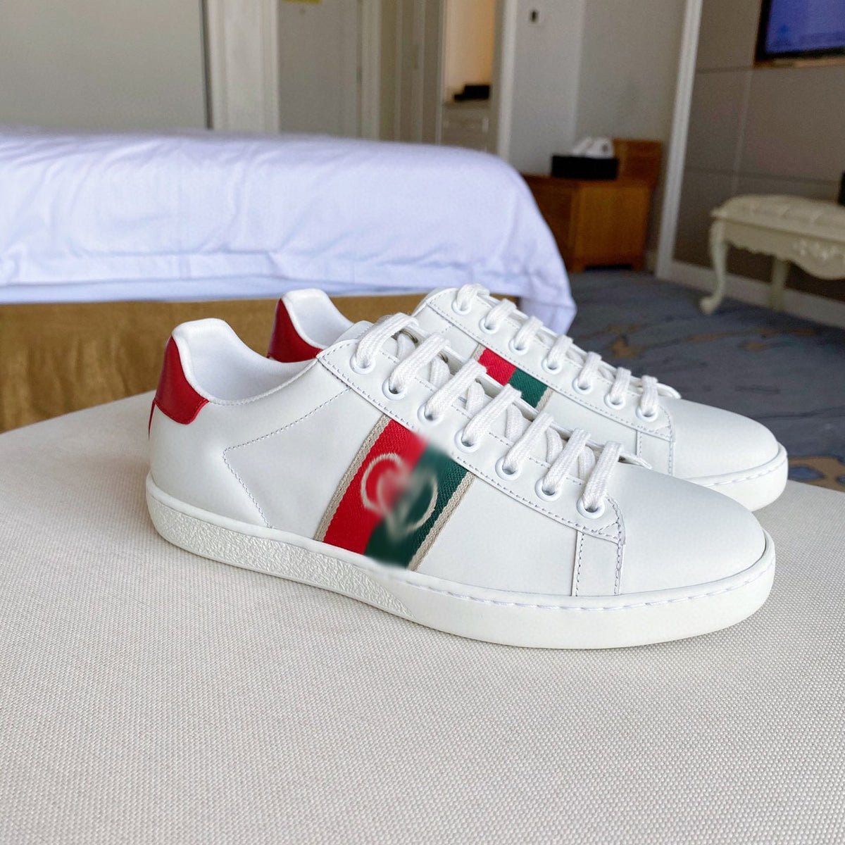 SE354 Men's Size 6-11  Women's Size 4-10