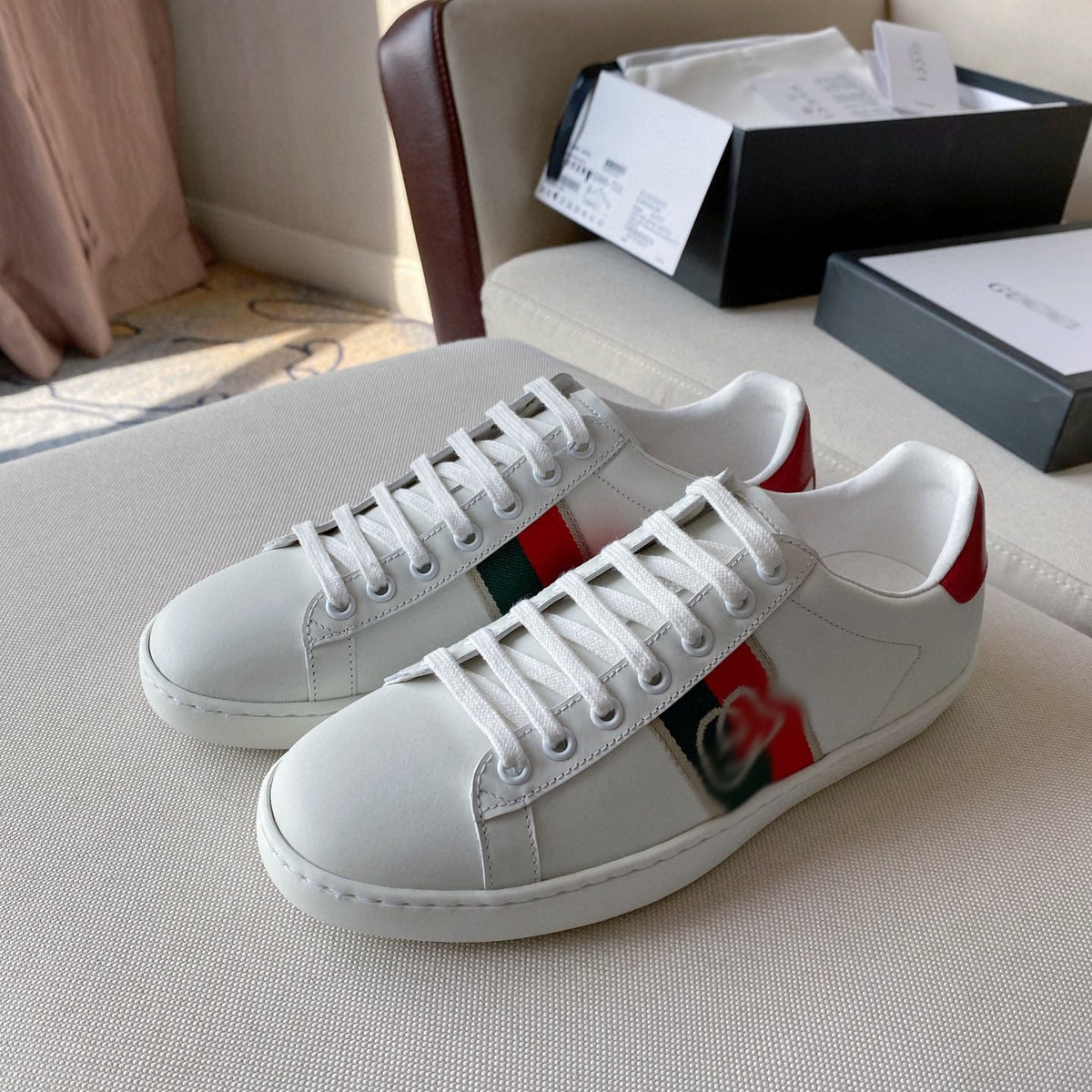 SE354 Men's Size 6-11  Women's Size 4-10