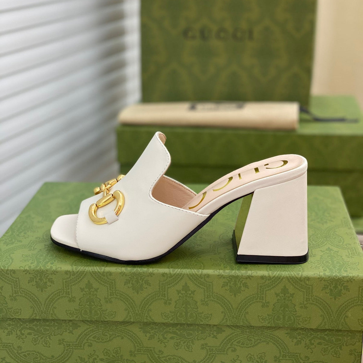 SE501 Size 5-10 Heels:7.5cm Material: Cowhide Lining: Sheep skin Sole: Italian leather