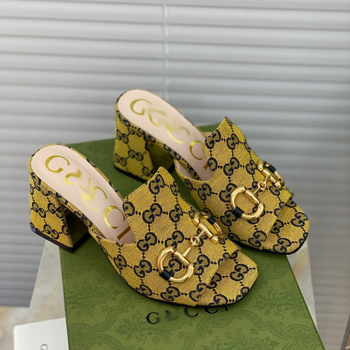 SE502 Size 5-10 Heels:7.5cm Material: Cowhide Lining: Sheep skin Sole: Italian leather
