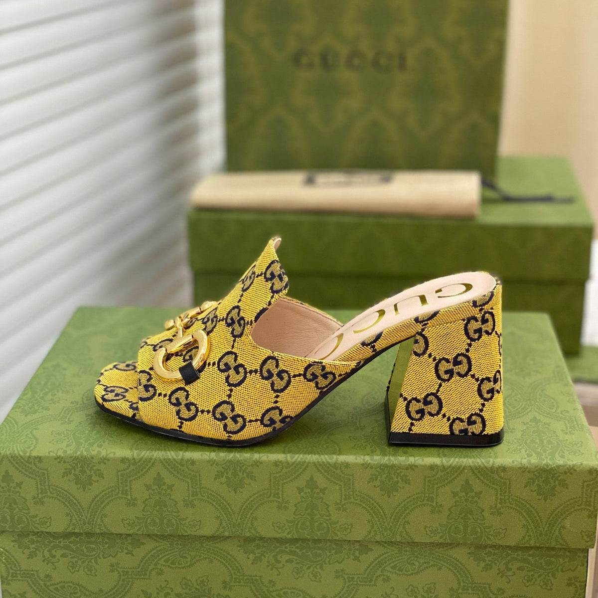 SE502 Size 5-10 Heels:7.5cm Material: Cowhide Lining: Sheep skin Sole: Italian leather