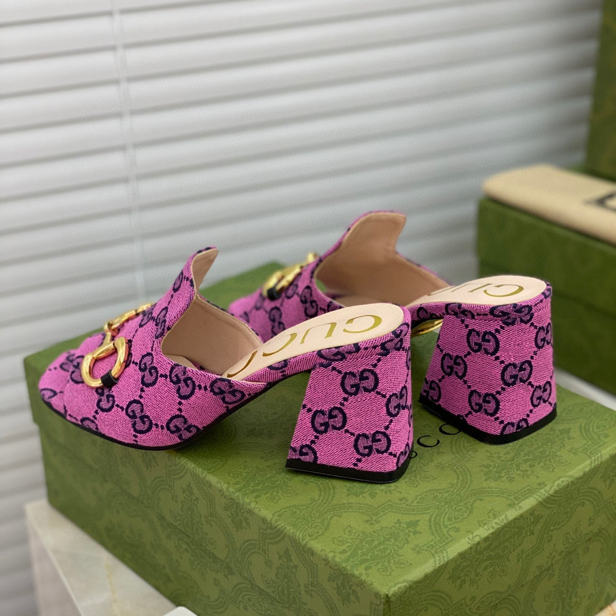 SE506  Size 5-10 Heels:7.5cm Material: Cowhide Lining: Sheep skin Sole: Italian leather