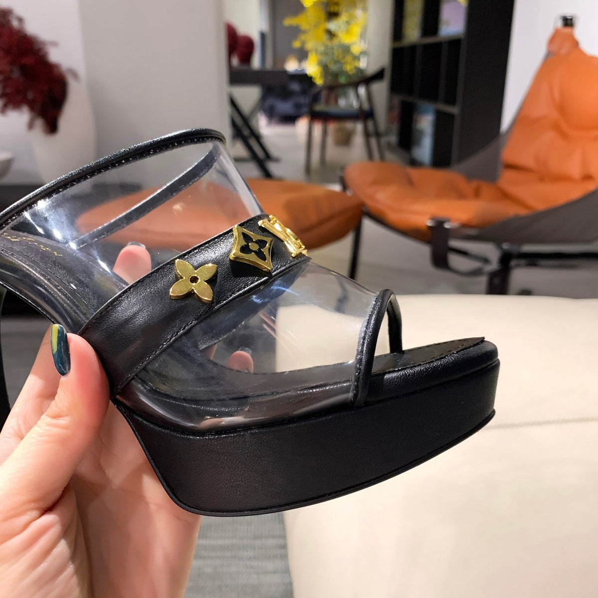 SE570 Size 4-11   Heels:10cm Material: Cowhide  Lining: Sheep skin Sole: Italian leather
