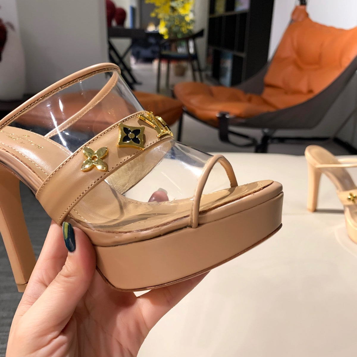 SE571 Size 4-11   Heels:10cm Material: Cowhide  Lining: Sheep skin Sole: Italian leather