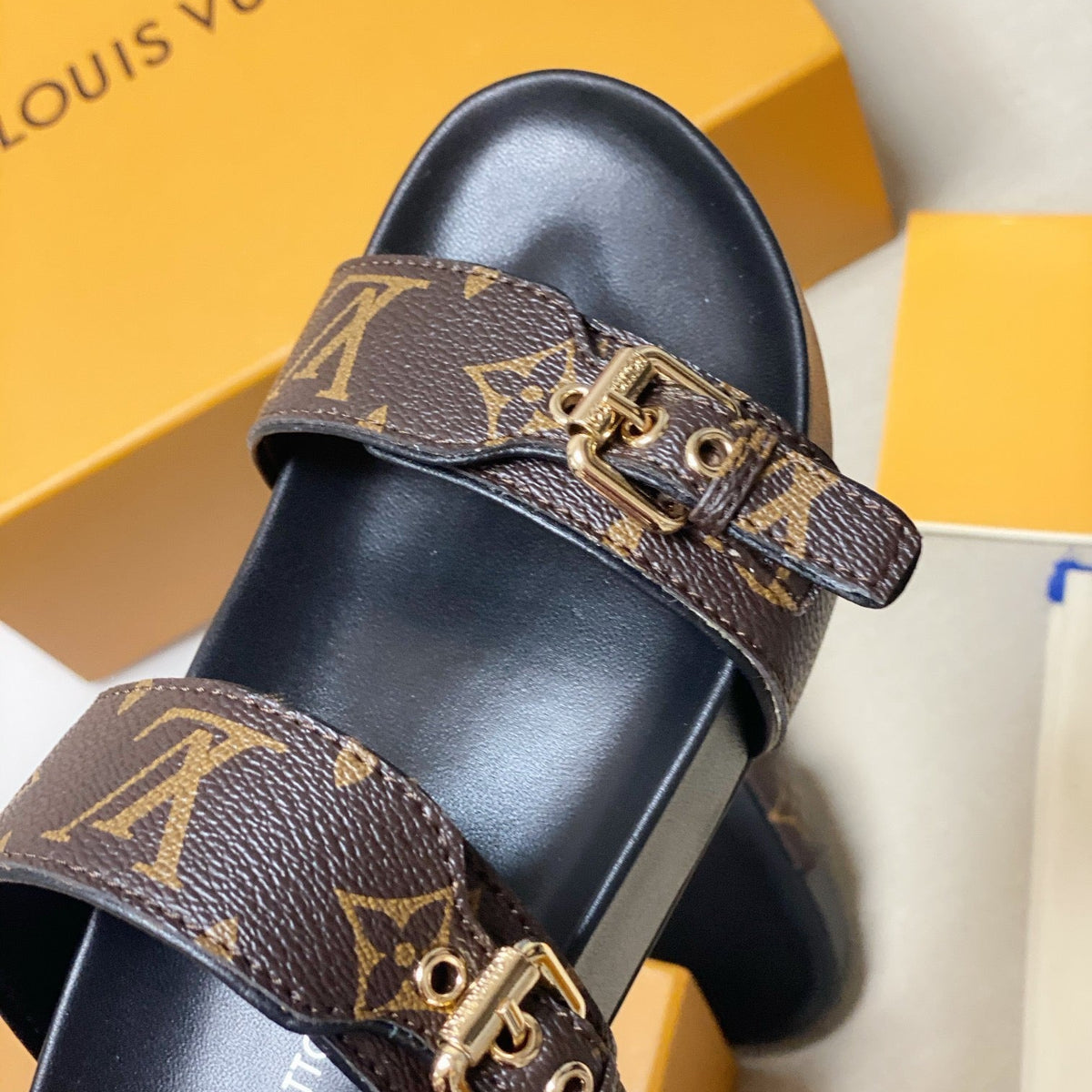 SE585  Size 5-11