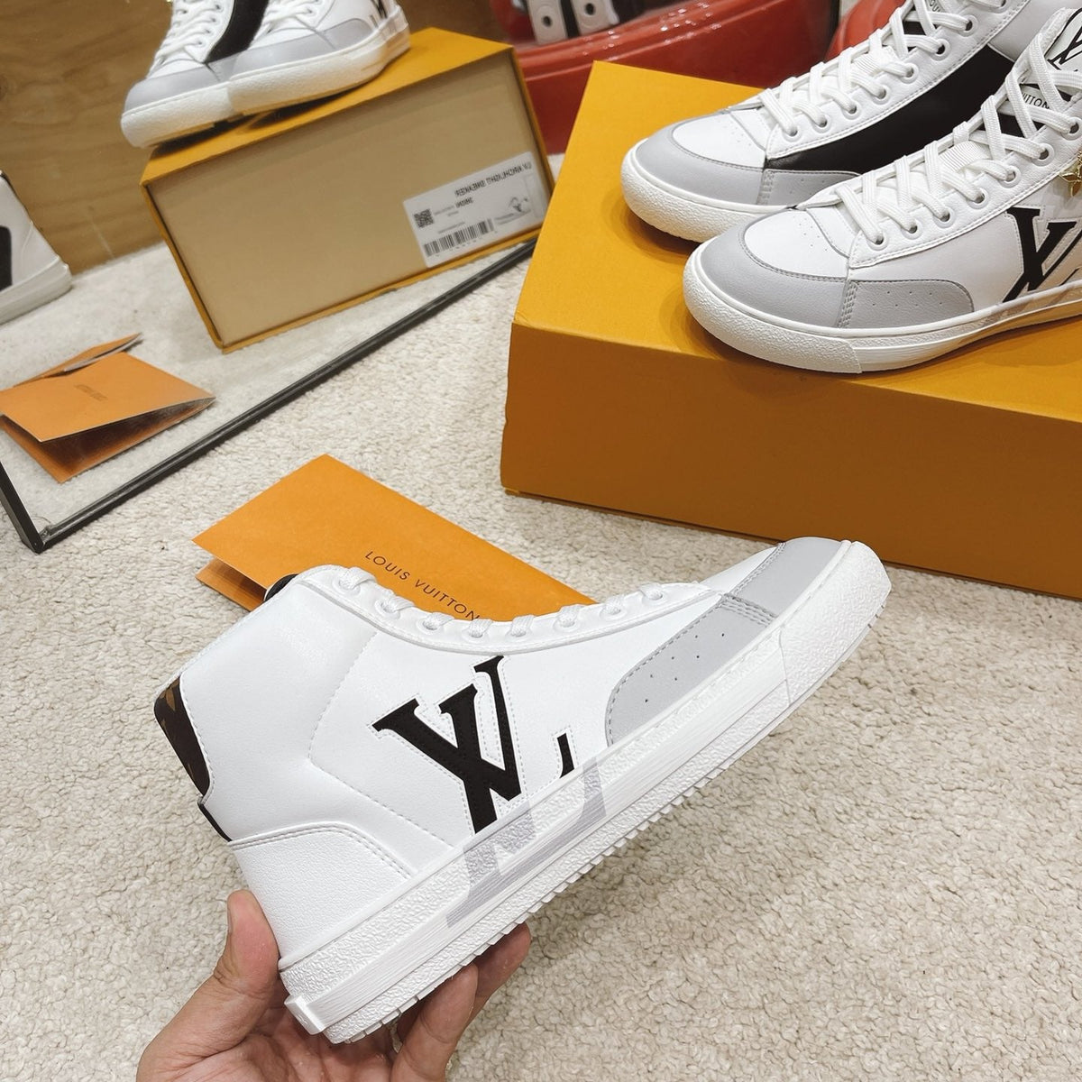 SE618  Men's Size 6-10   Women's Size 4-9