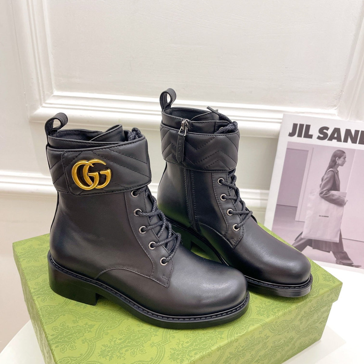 SE690  Size 5-10    Material: Cowhide   Lining: Sheep skin Sole: Rubber