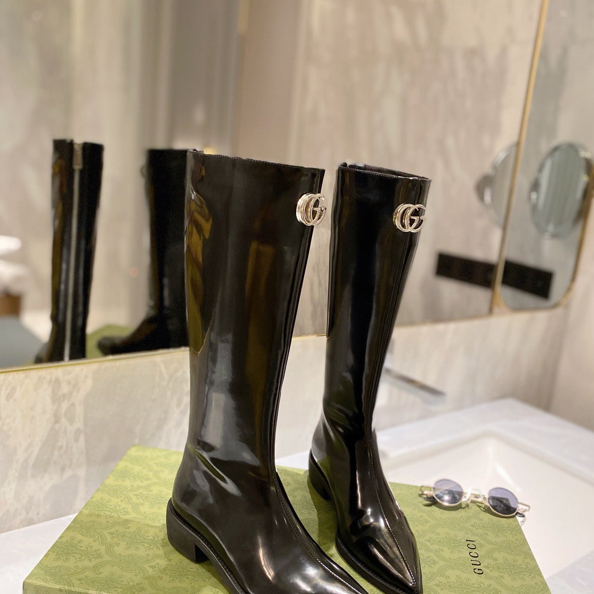 SE700   Size 5-10   Heels:3cm Shaft measures approximately 15.5” from arch Material: Cowhide  Lining: Sheep skin
