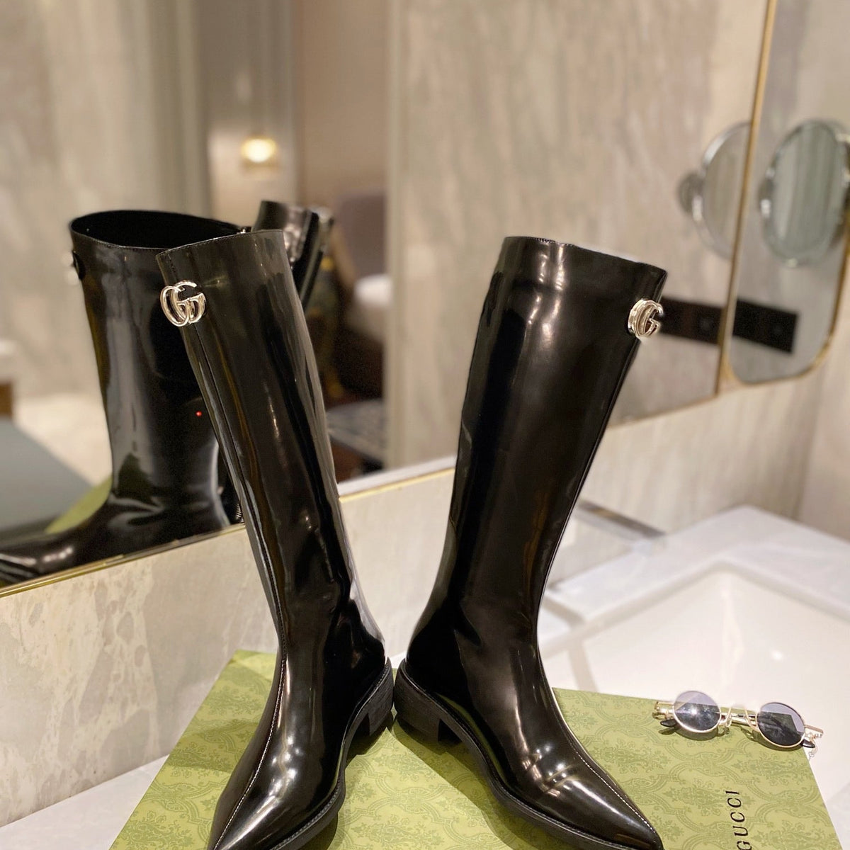 SE700   Size 5-10   Heels:3cm Shaft measures approximately 15.5” from arch Material: Cowhide  Lining: Sheep skin
