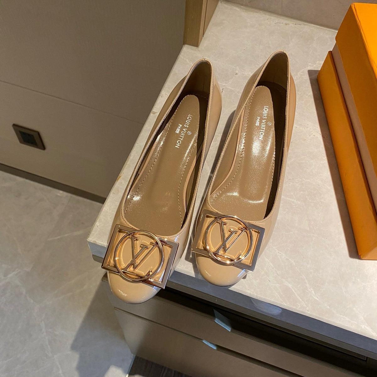 SE791  Size5-10   Material: Cowhide  Lining: Sheep skin Sole: Italian leather