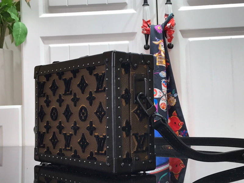 I W Fashion Lu-Vi bags - 17643