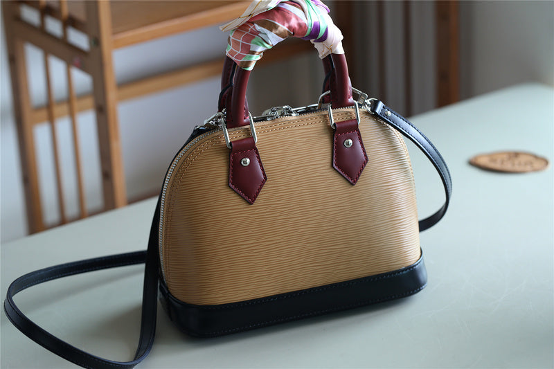 I W Fashion Lu-Vi bags - 8263