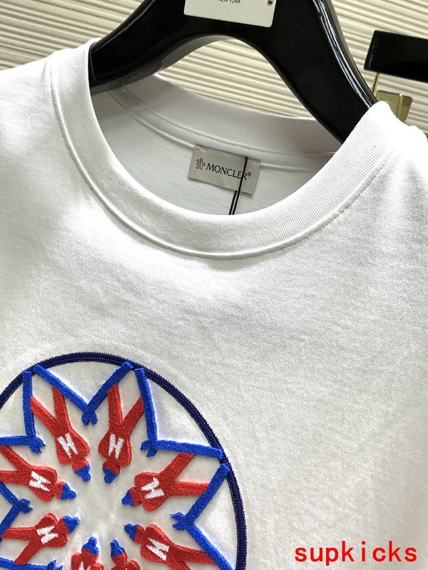 Moncler Luxury Cloth