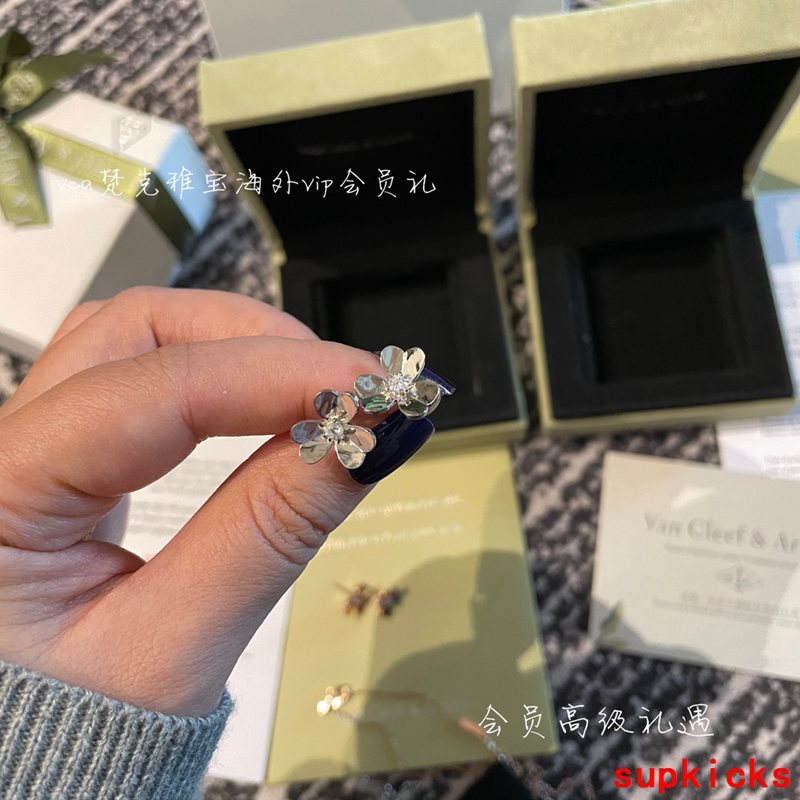 Van Cleef & Arples Jewelry