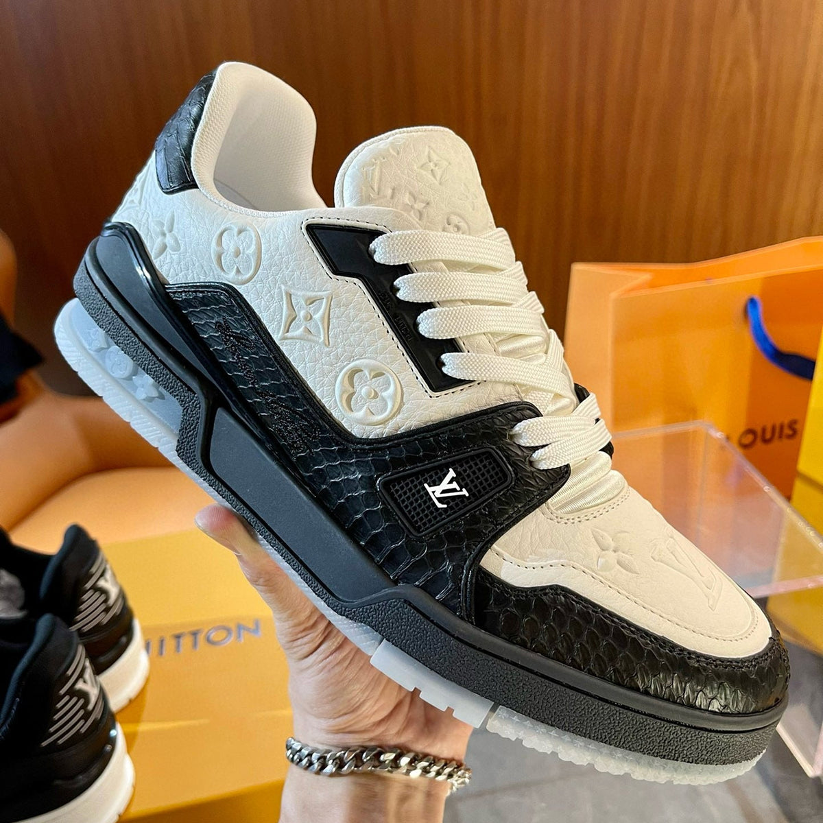 LOU TRAINERS