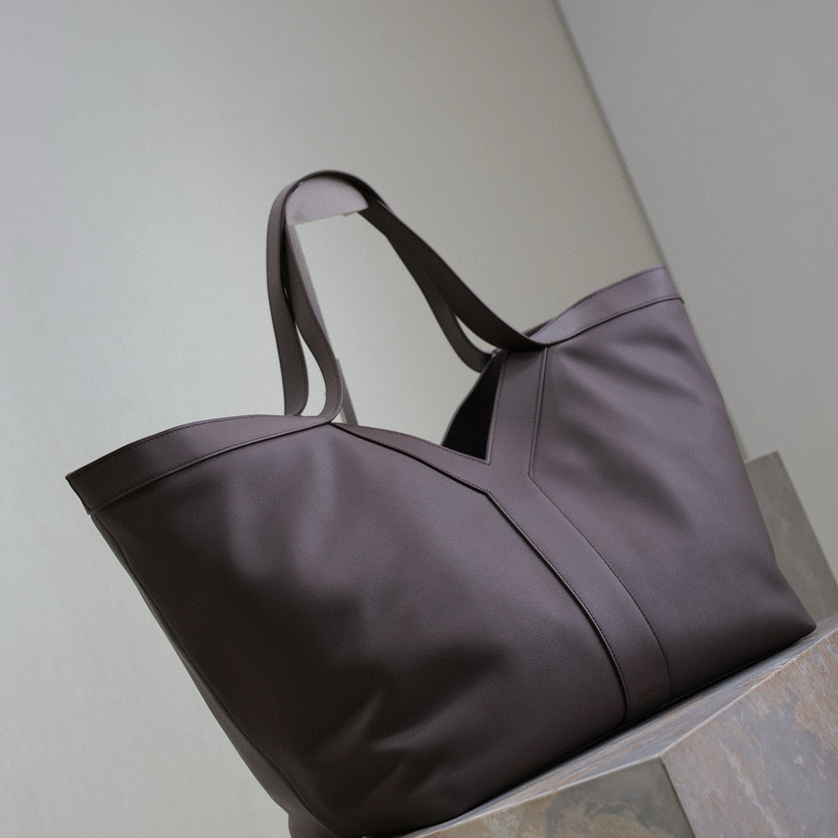SL Y TOTE IN LEATHER BAG