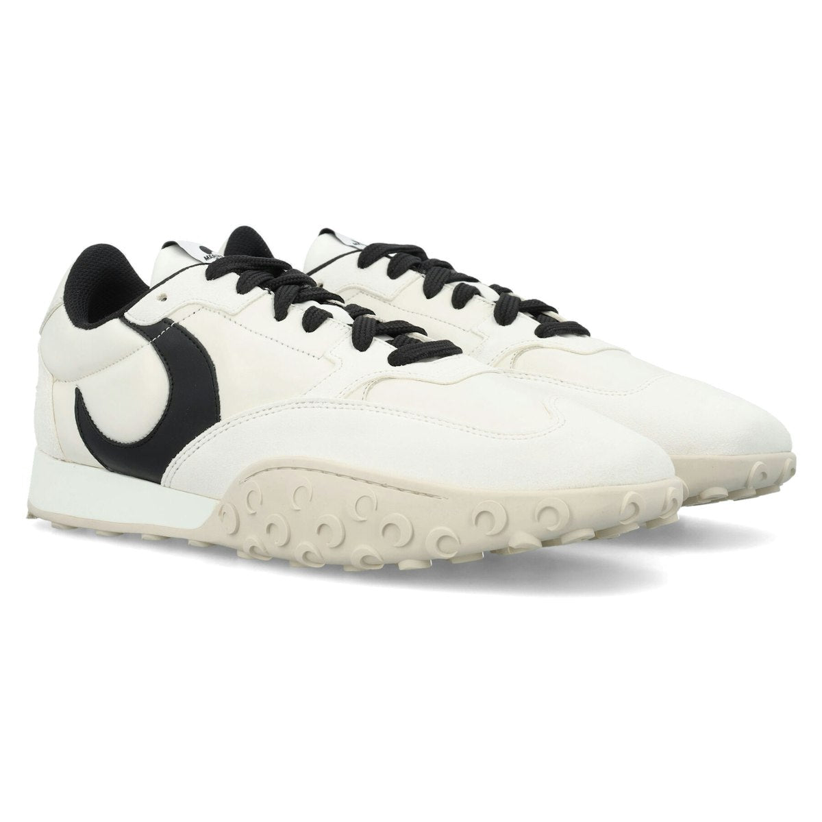 LOW-TOP MOON SNEAKER