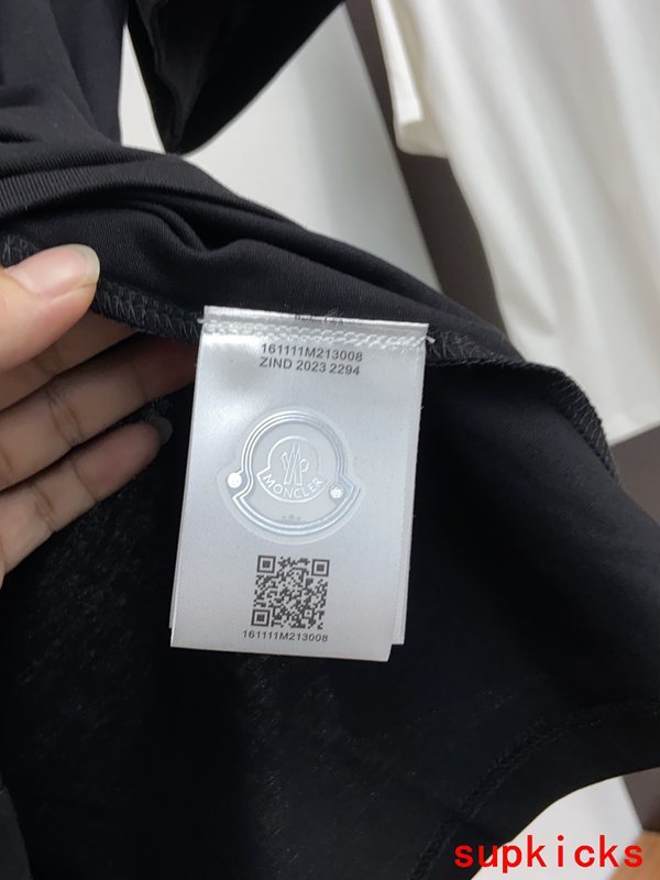 Moncler Luxury Cloth