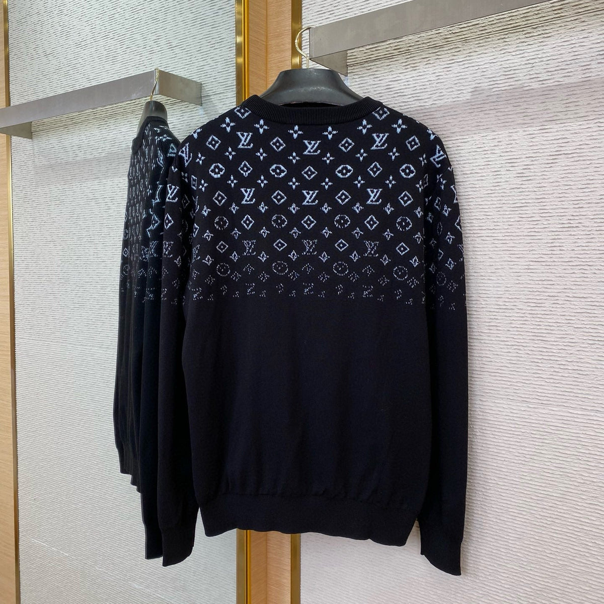 LOU JUMPER