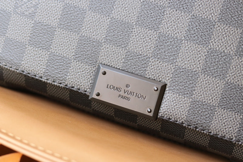 I W Fashion Lu-Vi bags - 17190