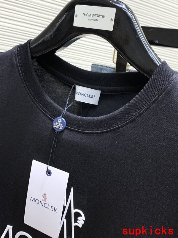 Moncler Luxury Cloth