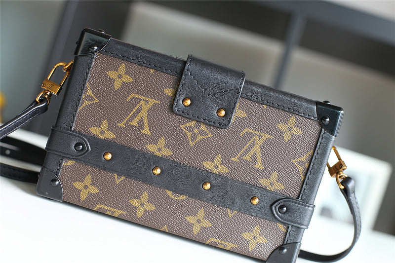 I W Fashion Lu-Vi bags - 8238