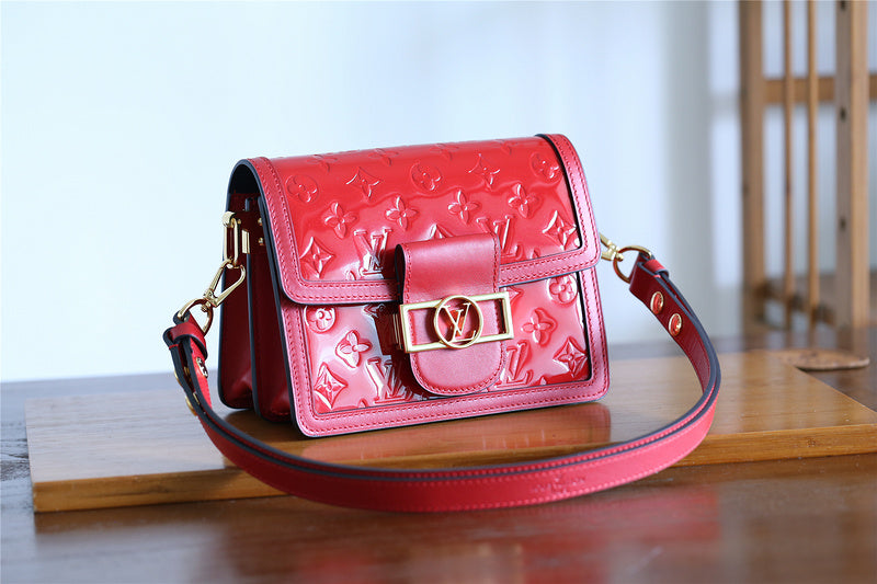I W Fashion Lu-Vi bags - 8123