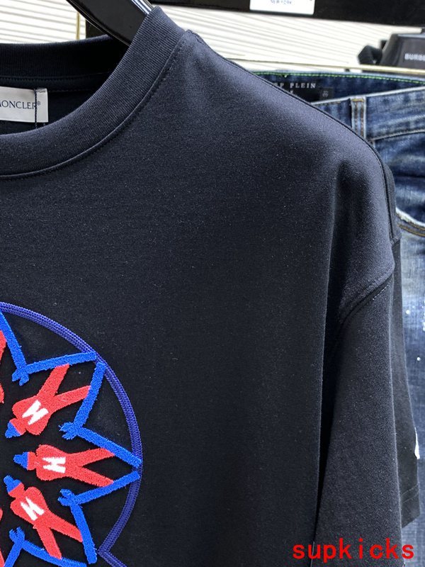 Moncler Luxury Cloth