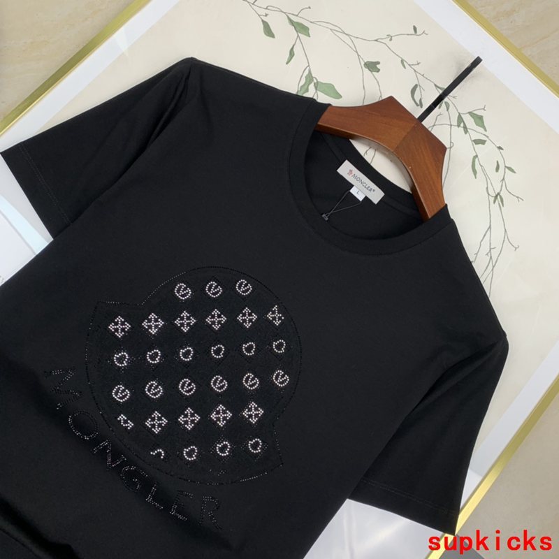 Moncler Luxury Cloth
