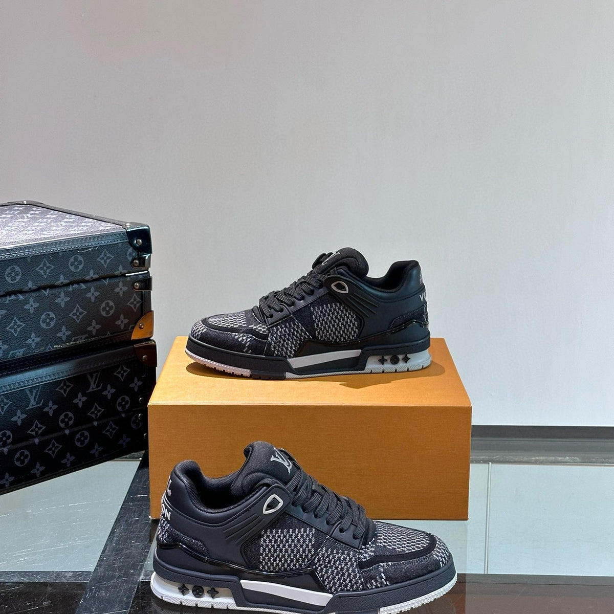 LOU TRAINERS