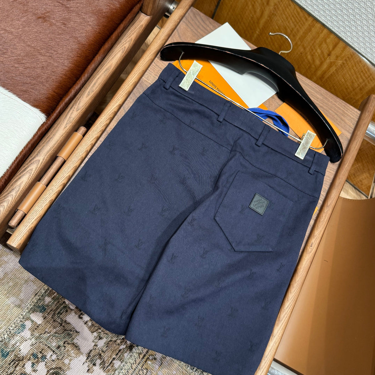 LOU SHORTS