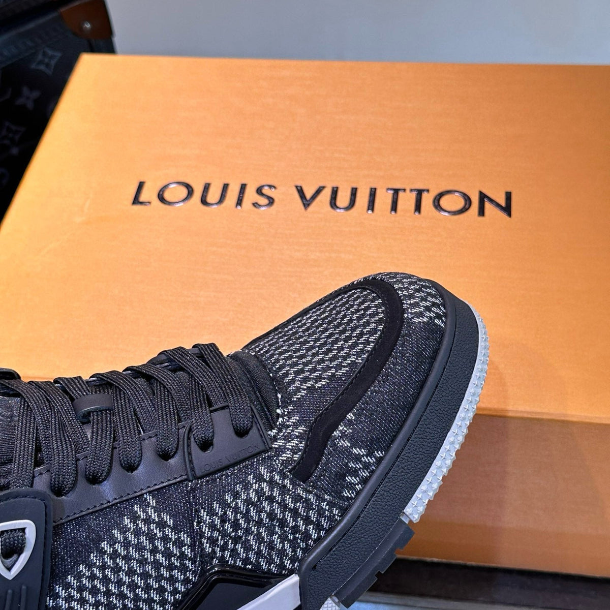 LOU TRAINERS