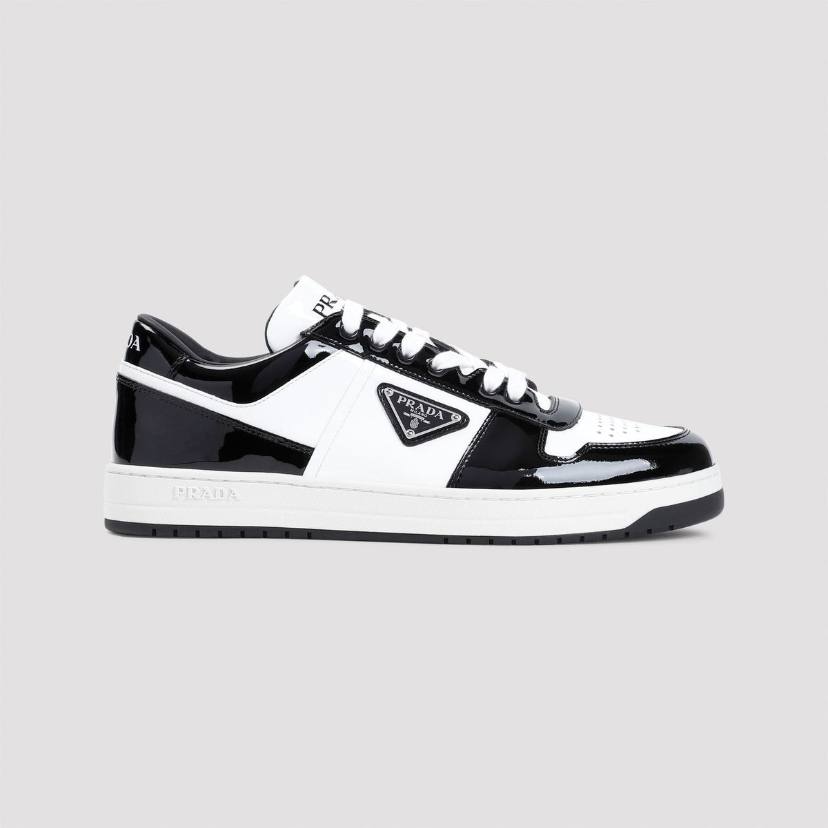 LACE-UP SHOES
