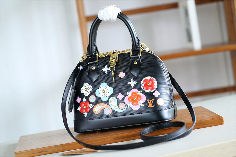 I W Fashion Lu-Vi bags - 8256