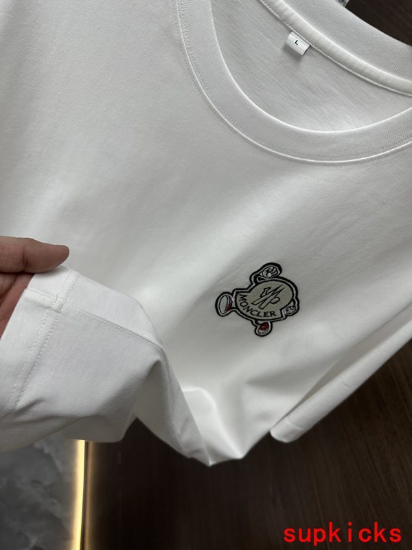 Moncler Luxury Cloth