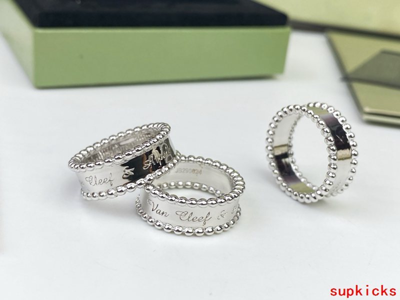 Van Cleef & Arples Jewelry