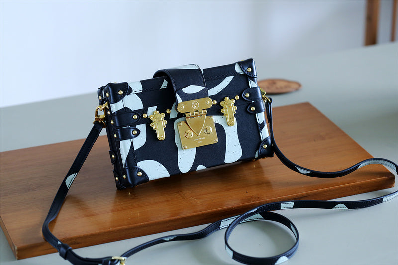 I W Fashion Lu-Vi bags - 8207