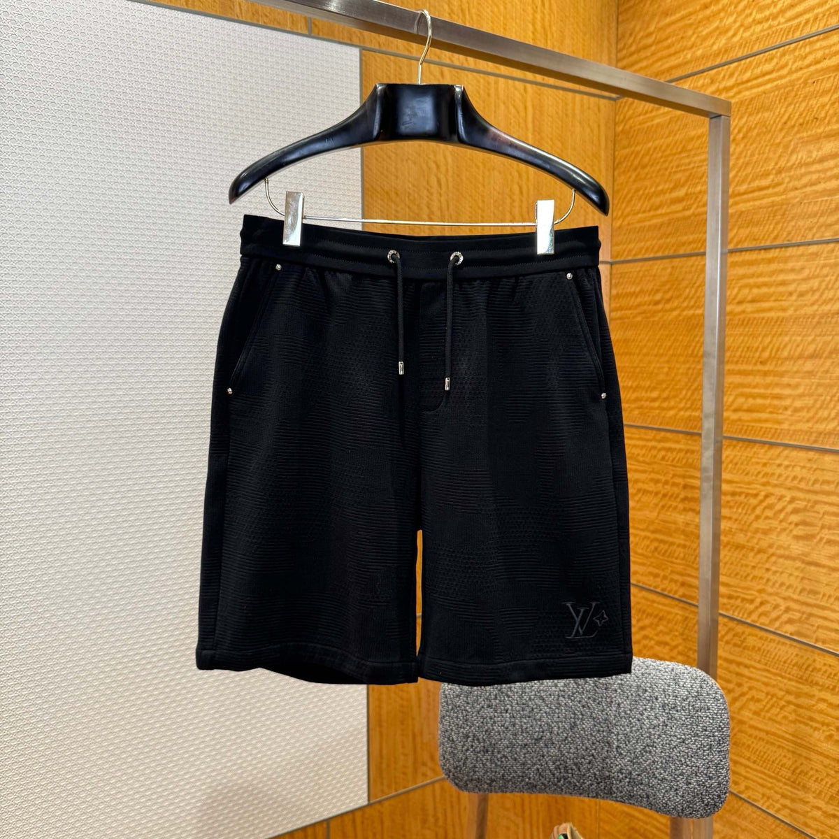 LOU SHORTS