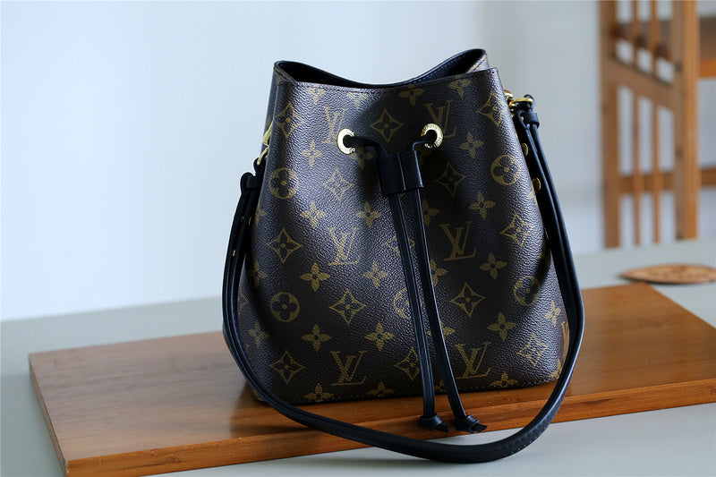 I W Fashion Lu-Vi bags - 8580