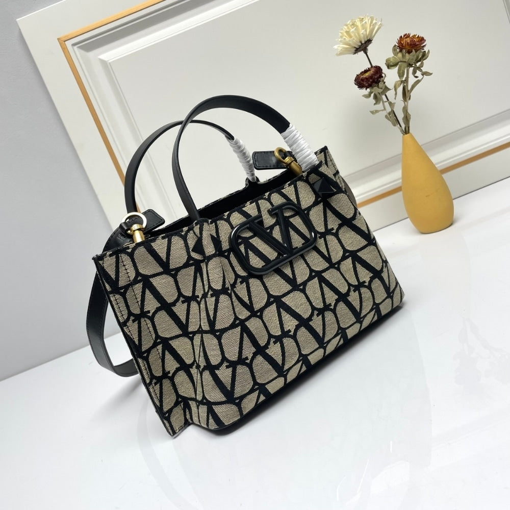 VO GARAVANI MEDIUM TOILE ICONOGRAPHE HANDBAG BLACK 25CM