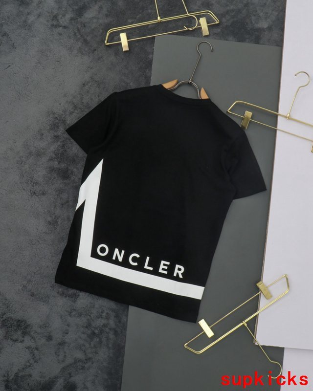 Moncler Luxury Cloth